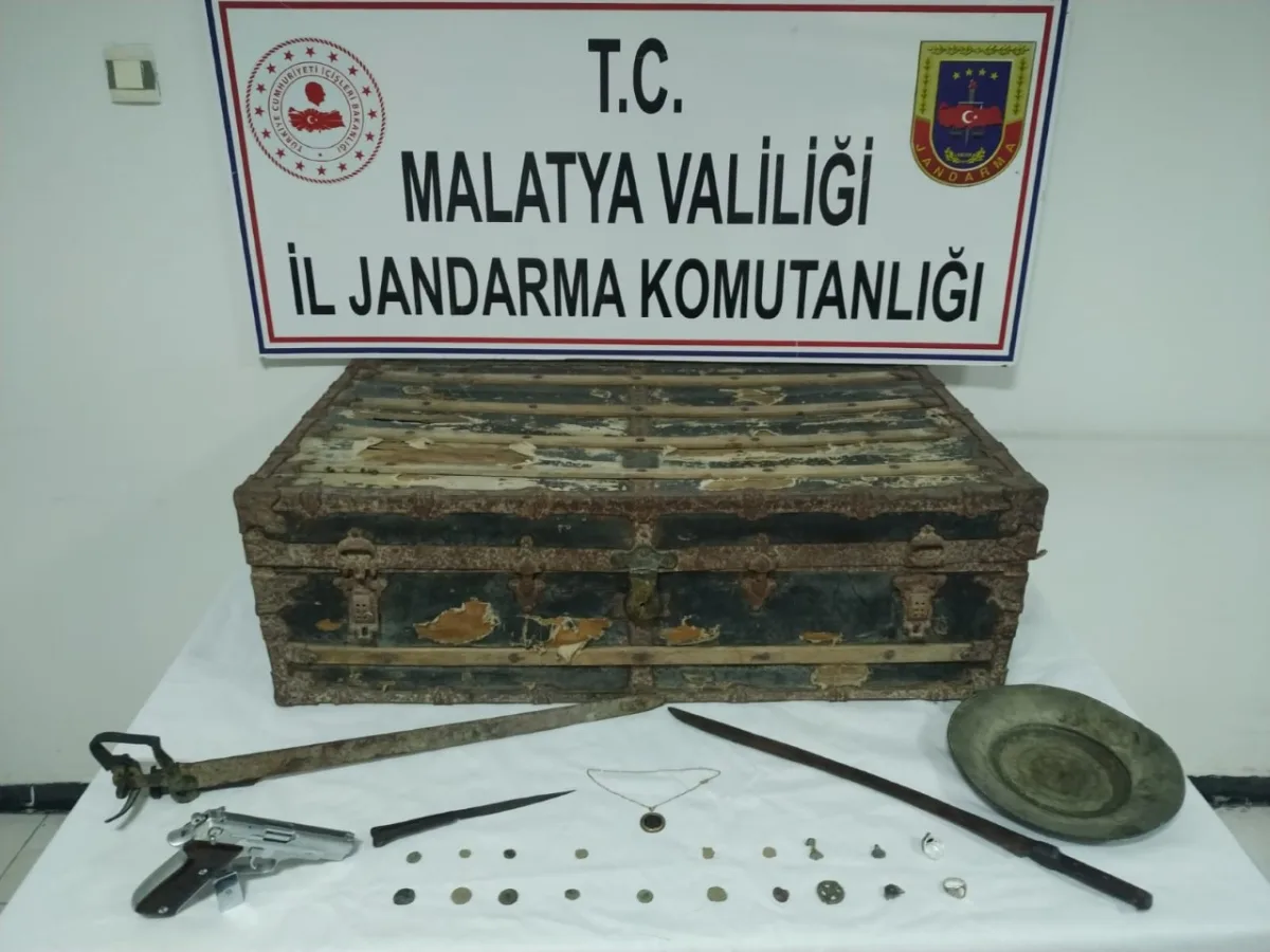 Jandarma'dan Darende İlçesinde Tarihi Eser Operasyonu