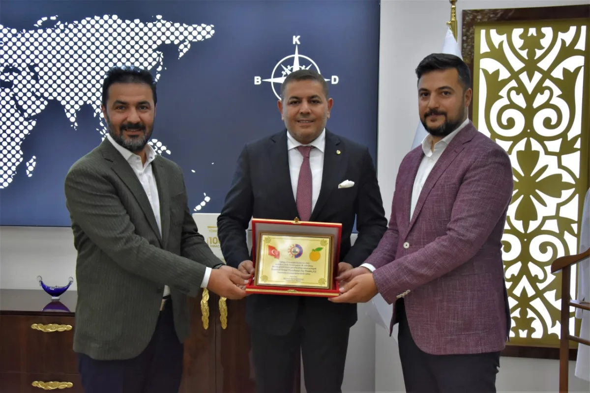 Malatya TSO’dan İstanbul Piliç’e Plaket