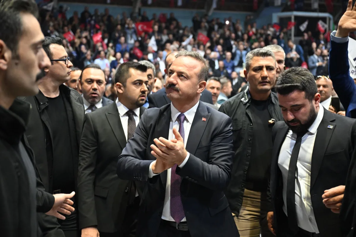 Anahtar Parti Genel Başkanı Yavuz Ağıralioğlu, Manisa’da Vatandaşlarla Buluştu.