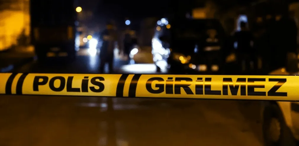 Direksiyon Hakimiyetini Kaybetti, Araç Yoldan Çıktı: 1'i Ağır 2 Yaralı