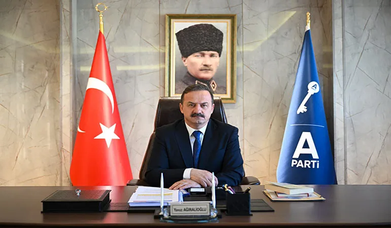Yavuz Ağıralioğlu’ndan Yeni Yıl Mesajı: Seneniz Güzel Olsun