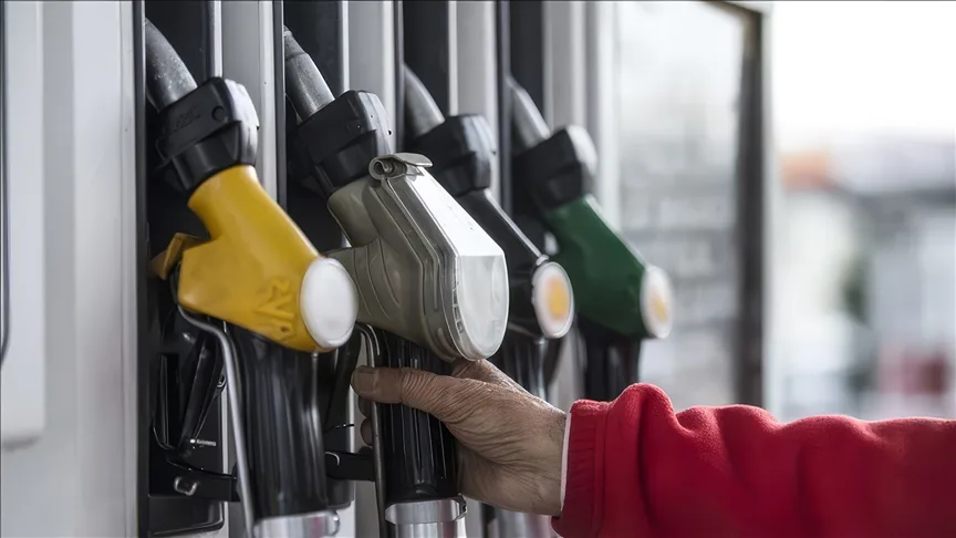 Akaryakıtta Eşel Mobil Resmî Gazete’de: Zamların %75’i Devletten