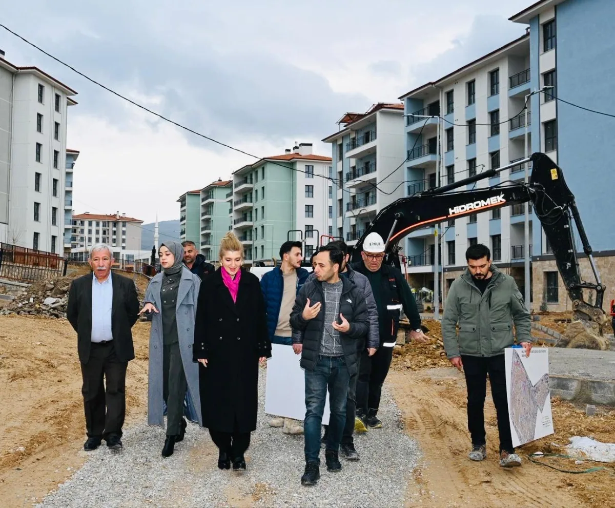 Milletvekili Ölmeztoprak, Taştepe Ve Bahçebaşı’nda Toki Konutlarını İnceledi