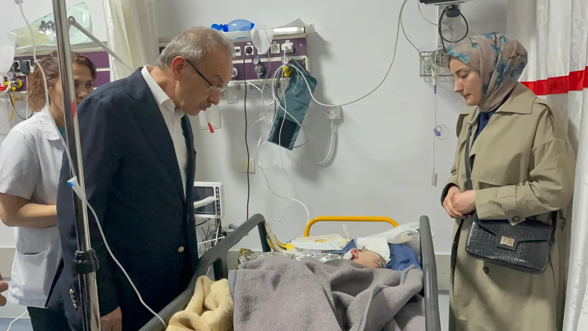 Vali Yavuz Kazada Yaralanan Hastaları Ziyaret Etti.