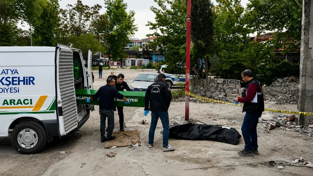 Sanayi Sitesinde Can Pazarı: Direkten Düşen Şahıs Hayatını Kaybetti
