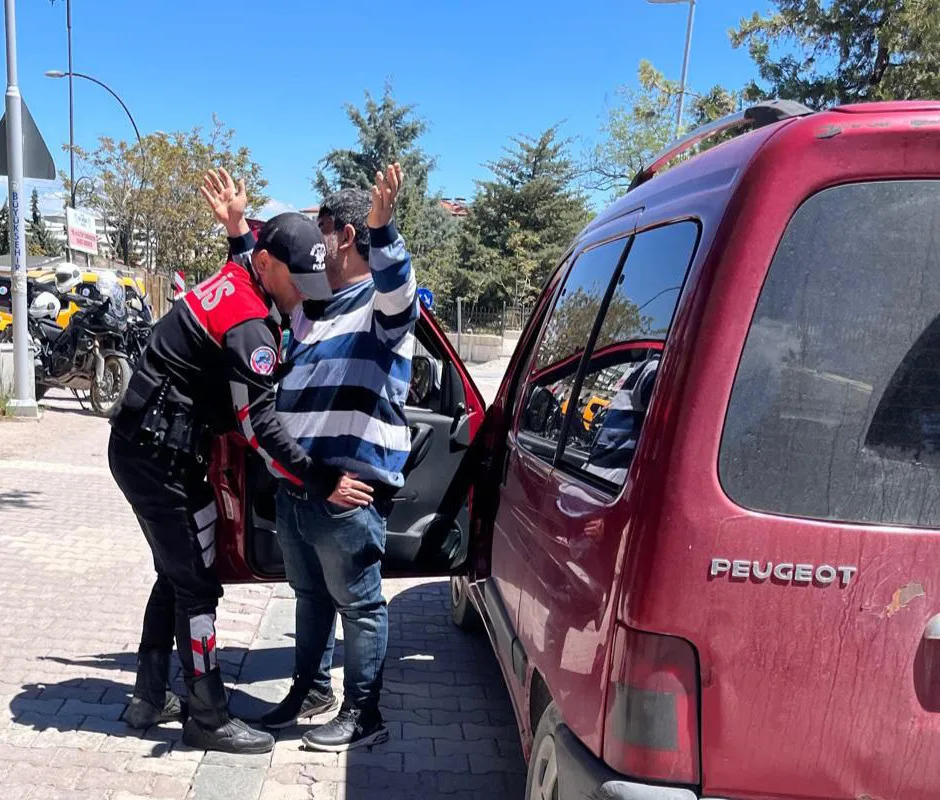 Malatya’da Mezarlık Çevrelerine Yakın Takip: 77 Kişi Sorgulandı