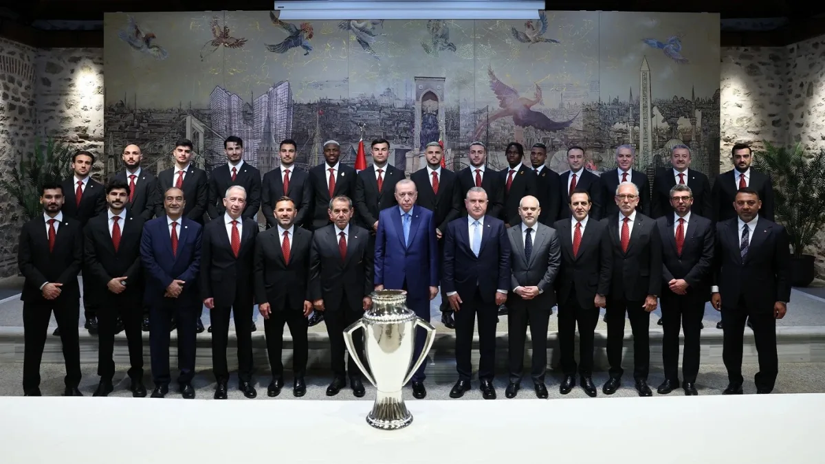 Cumhurbaşkanı Erdoğan’dan Şampiyon Galatasaray’a Dolmabahçe’de Kabul Etti.