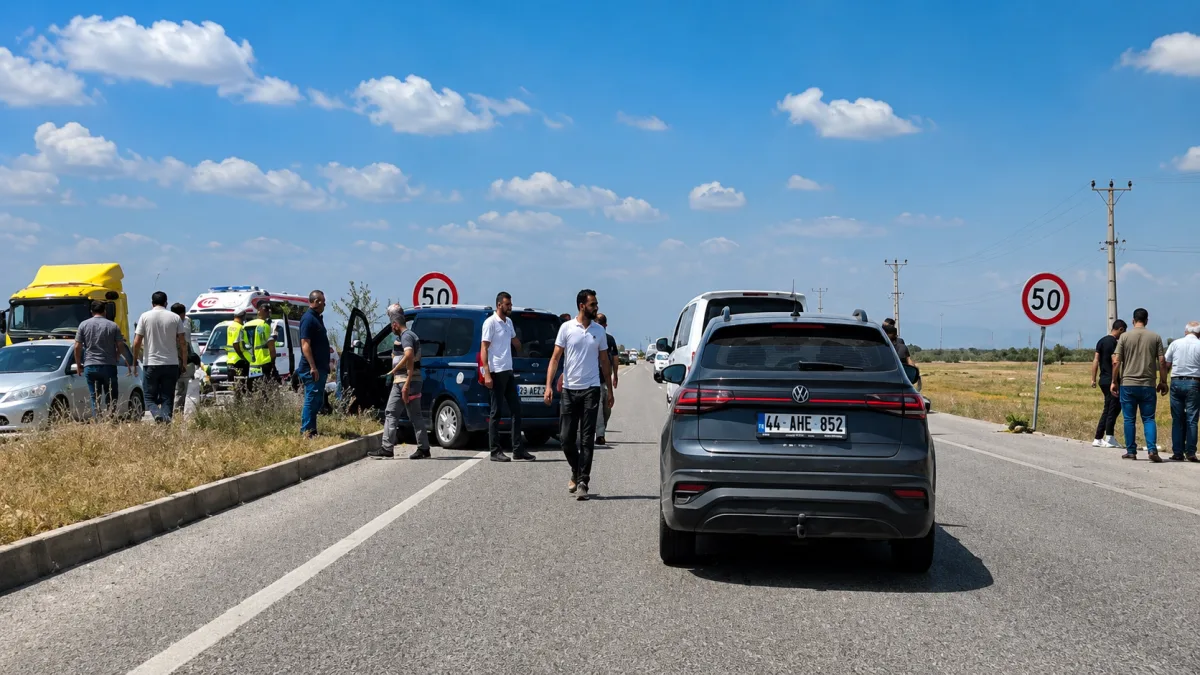 Malatya’da İki Hafif Ticari Aracın Karıştığı Trafik Kazasında 3 Kişi Yaralandı.