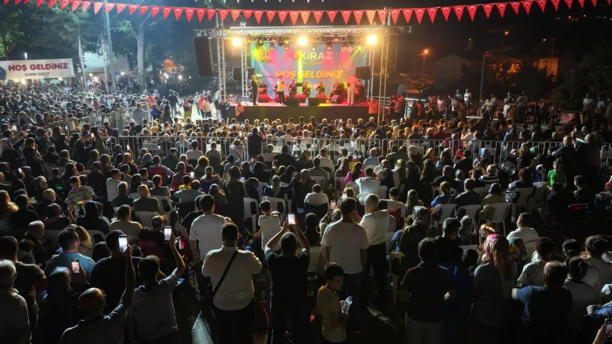 Yeşilyurt’ta Kültür ve Müzik Buluşması: Türküler Geceye Damga Vurdu