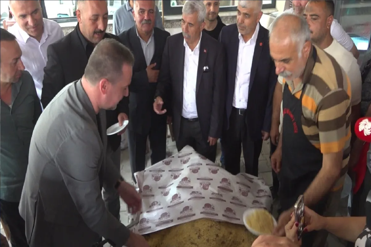 Erenler Cemevi'nde Muharrem Bereketi: Aşure ve Lokmalar Paylaşıldı