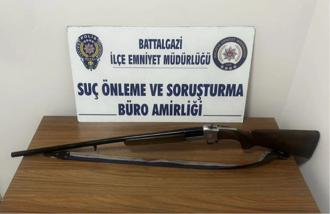 Çöşnük Mahallesi'nde Silahlı Husumet: 1 Yaralı, 3 Şüpheli Gözaltında