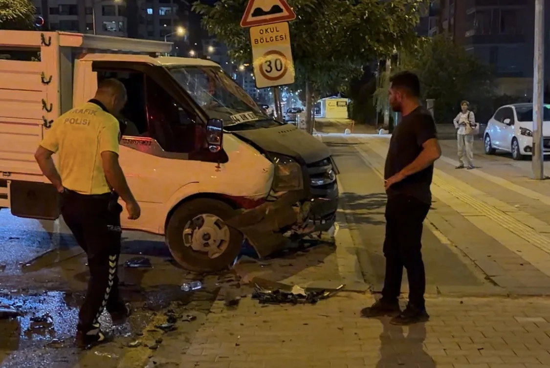 Malatya’da Feci Kaza: Pikap ile Otomobil Çarpıştı, 3 Kişi Yaralandı