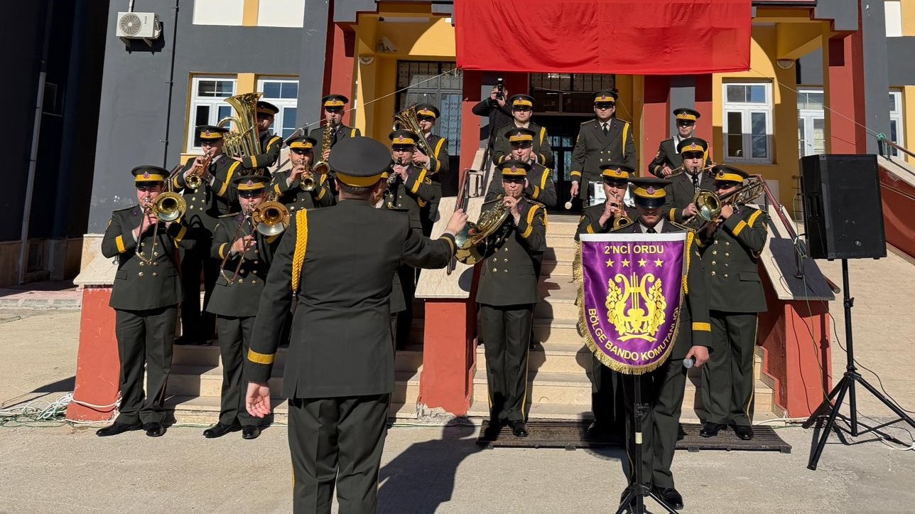 2. Ordu Bandosu’ndan Doğanşehir’de Öğrencilere Moral Konseri