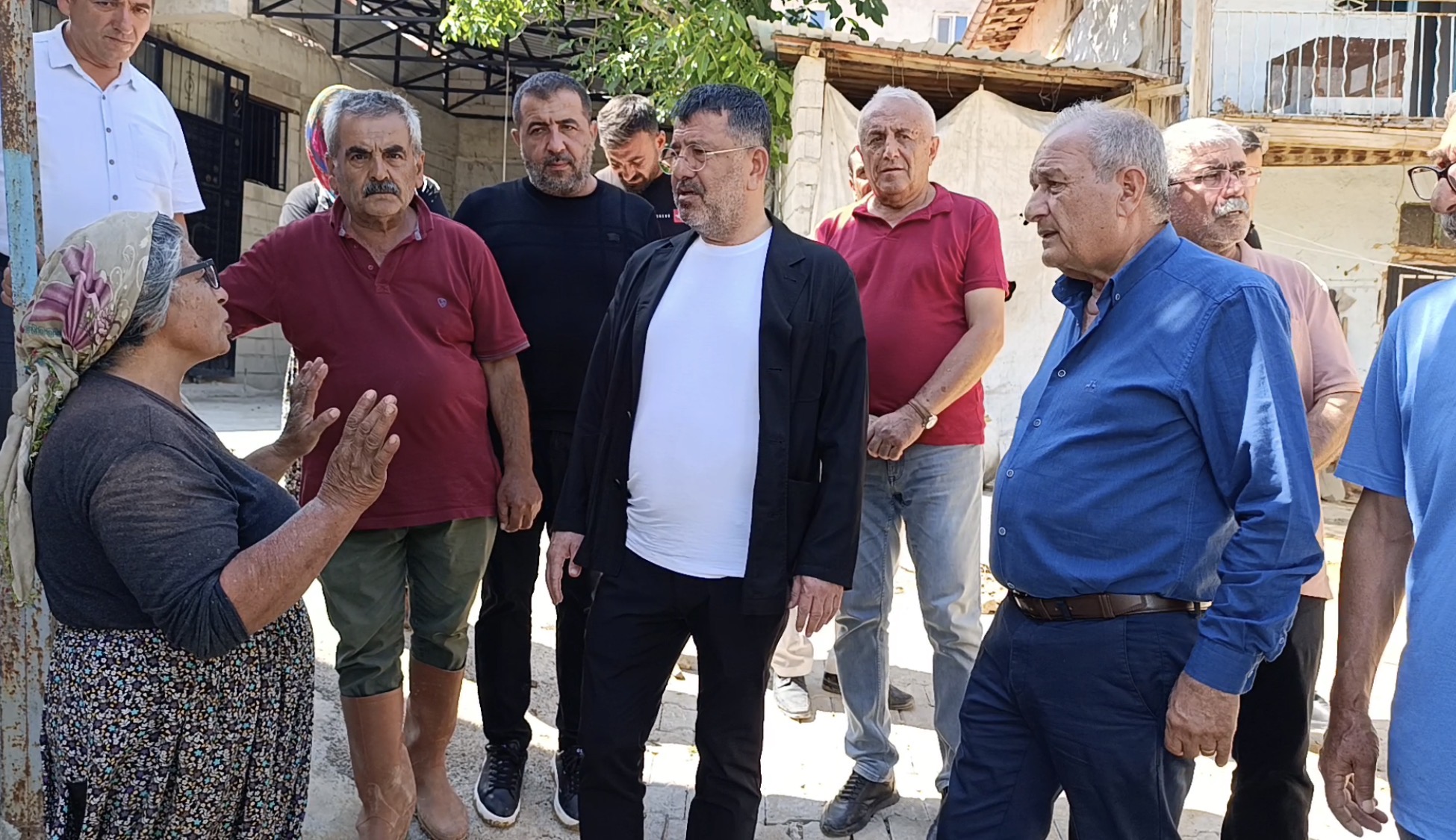 Ağbaba Sel Bölgesinde İnceledi: 200 Ton Kayısı Zarar Gördü