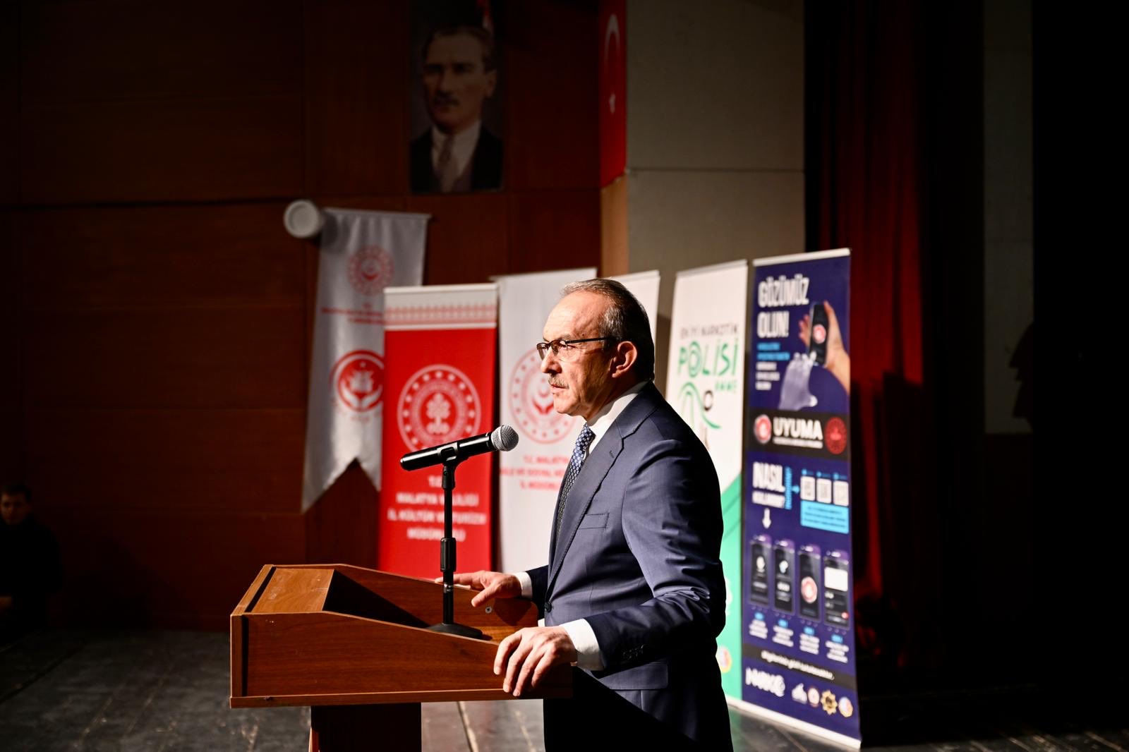 Aile İçi İletişim , Şiddet, Madde Bağımlılığı ve En İyi Narkotik  Polisi Anne”