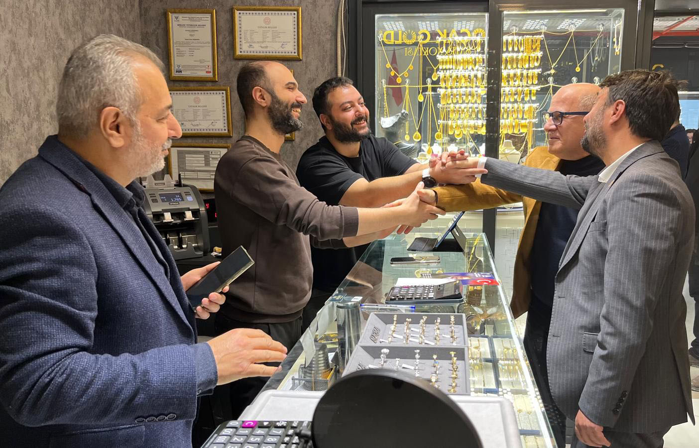 Anahtar Parti’den Kuyumcular Çarşısı’na Kapsamlı Ziyaret