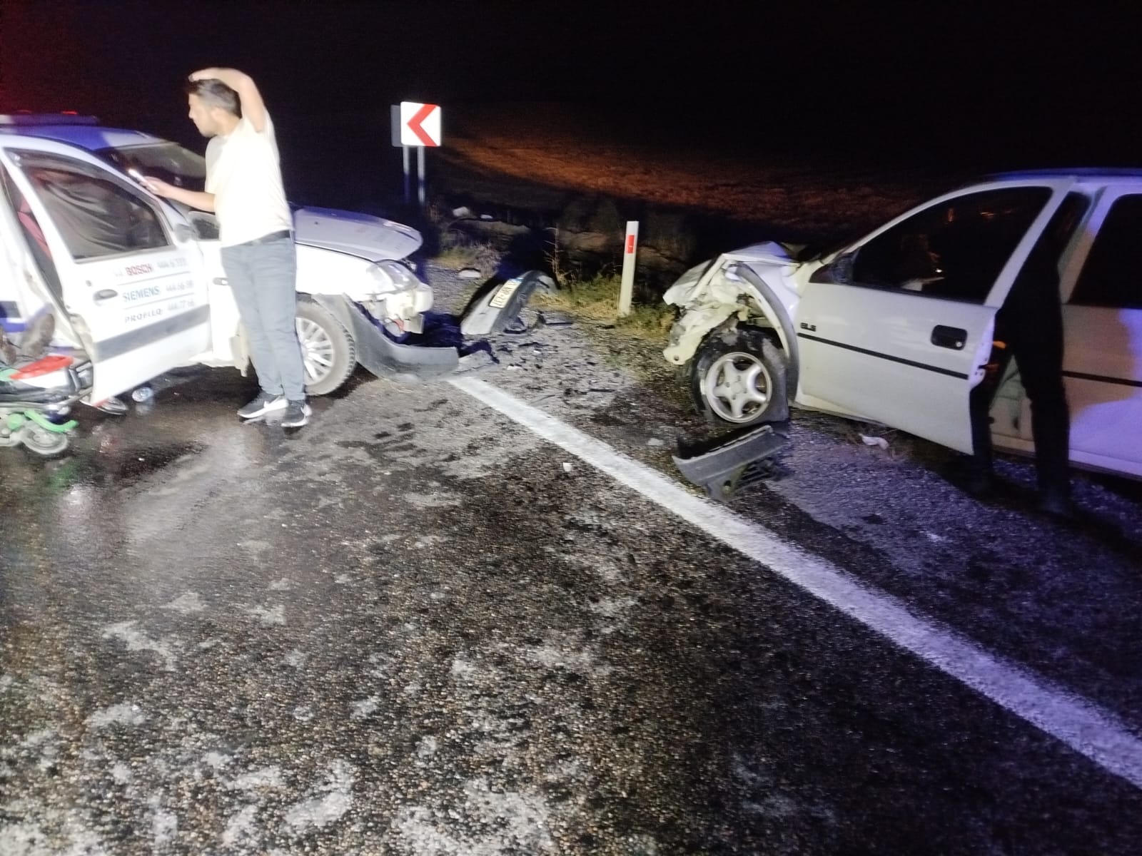 Arguvan Yolu’nda Feci Kaza: 2 Kişi Yaralandı