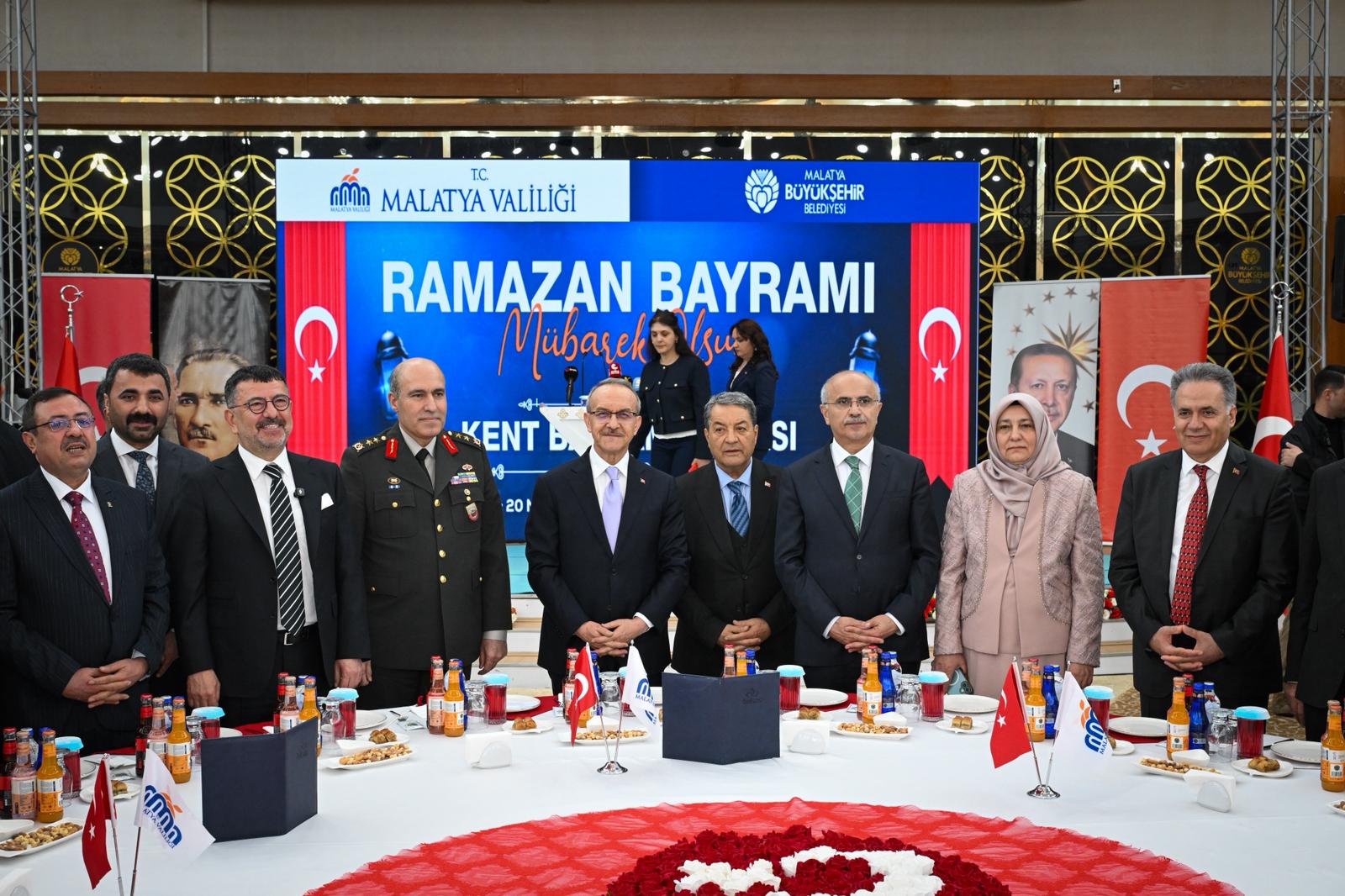 Valilik Öncülüğünde 'Kent Bayramlaşması' Düzenlendi