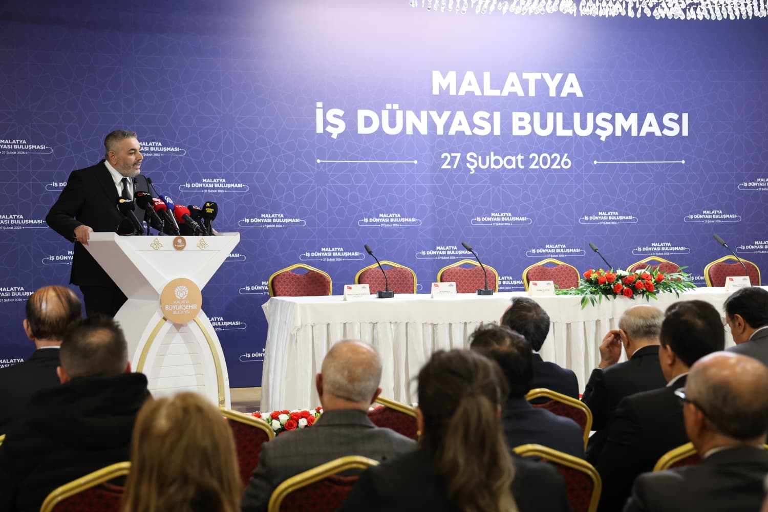 Başkan Sadıkoğlu, İş Dünyasının Sorunlarını Cumhurbaşkanı Yardımcısına Sundu