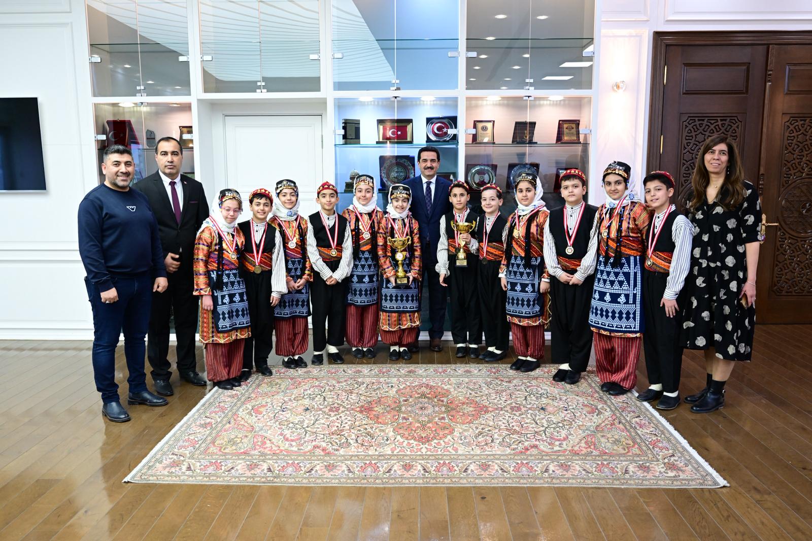 Başkan Taşkın, İl Şampiyonu Folklor Ekibini Ağırladı