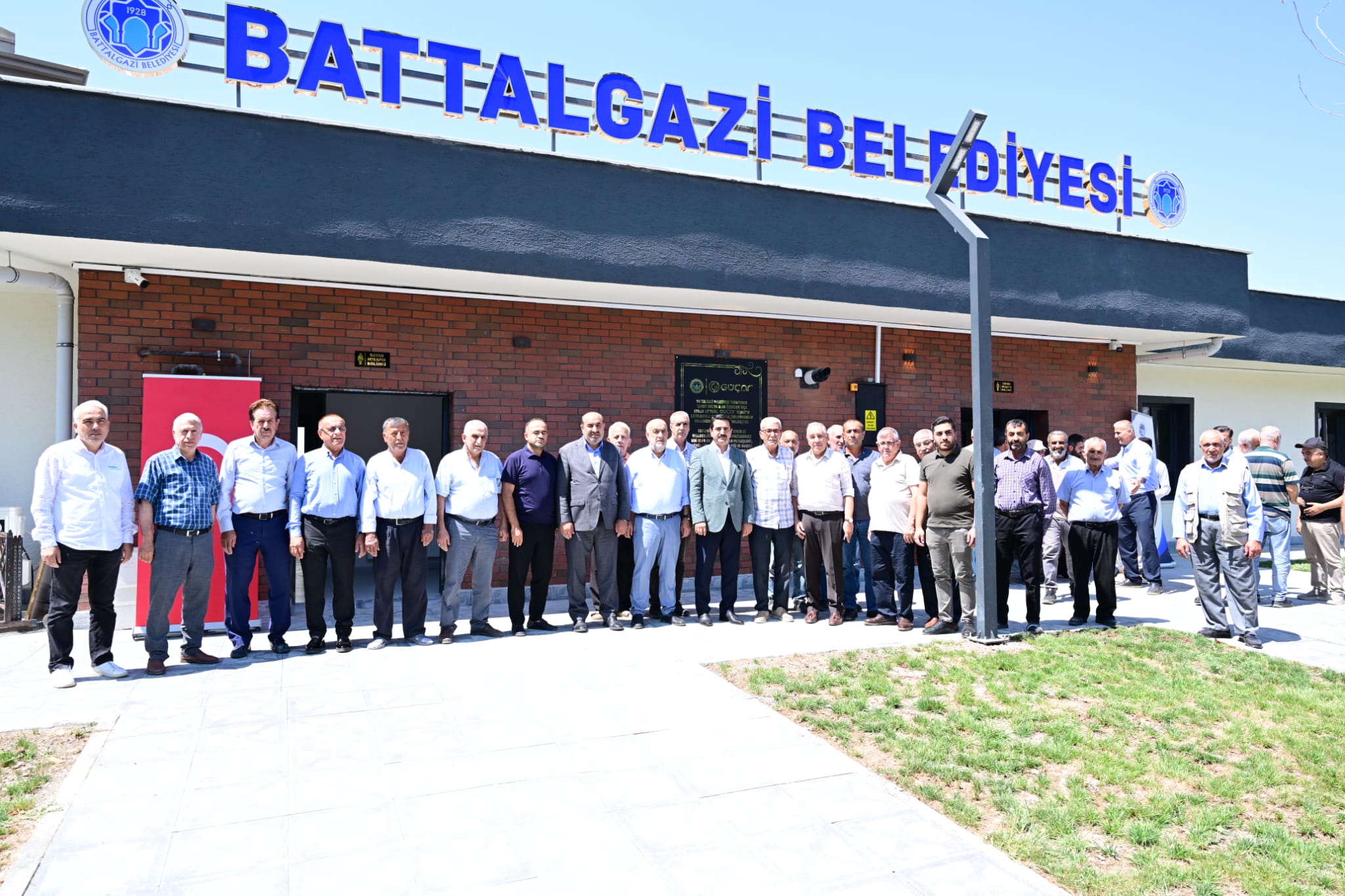 Başkan Taşkın Taziye Evi Ziyaretinde Mahalle Halkıyla Bir Araya Geldi