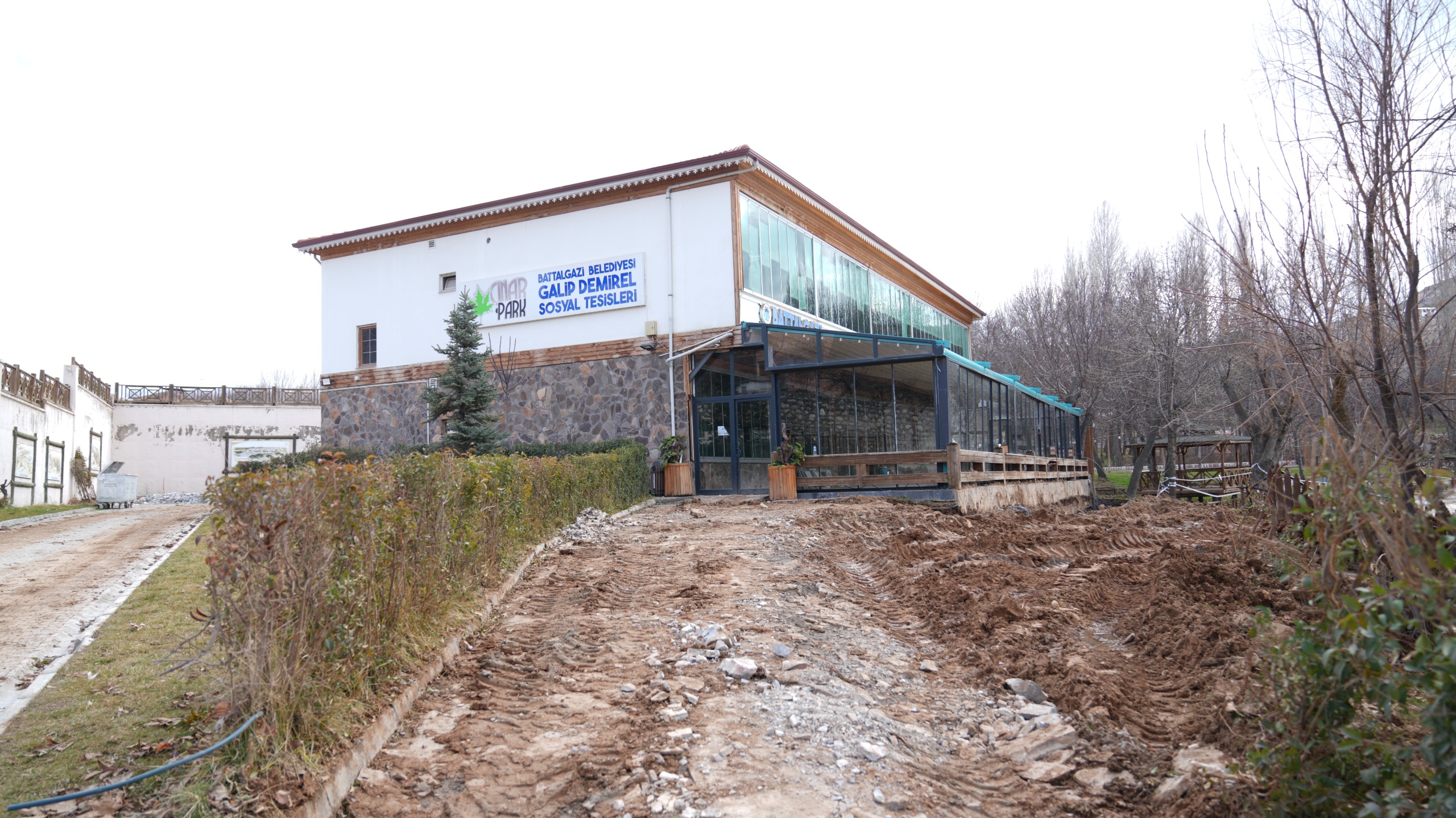 Battalgazi Belediyesi Çınar Park Sosyal Tesisleri Yenileniyor