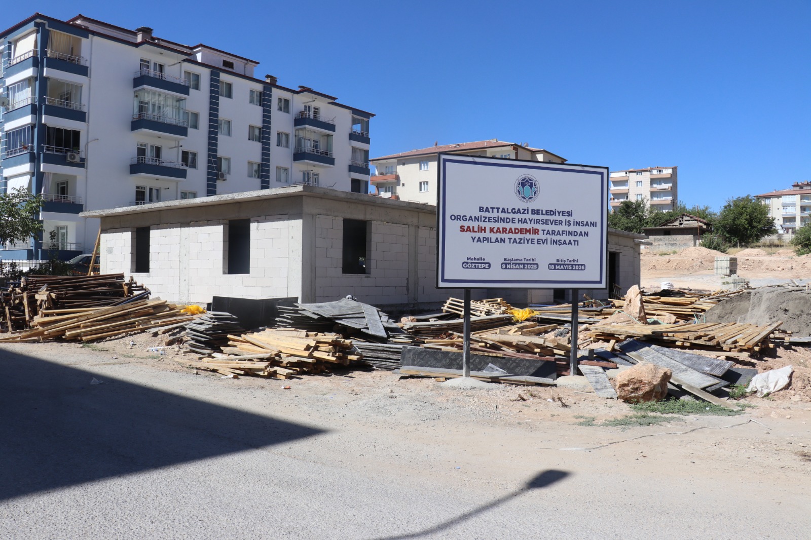 Battalgazi’de  Hayırsever Salih Karademir’in Desteğiyle Taziye Evi Yapılıyor