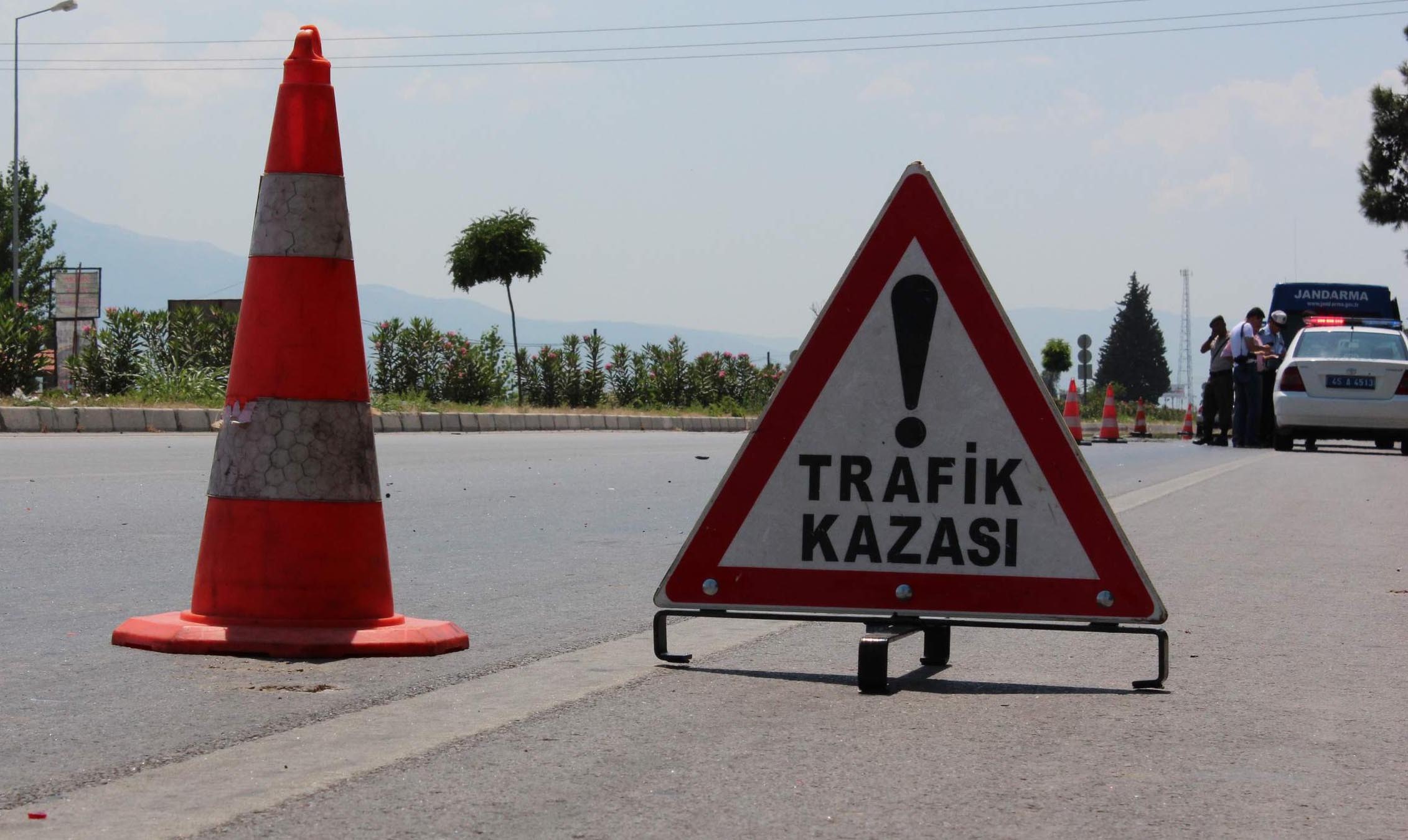 Battalgazi’de İki Otomobil Çarpıştı: 3 Kişi Yaralandı