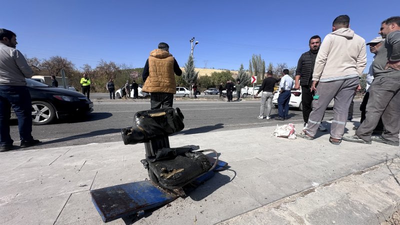 Battalgazi’de Üç Aracın Karıştığı Trafik Kazasında 3 Kişi Yaralandı