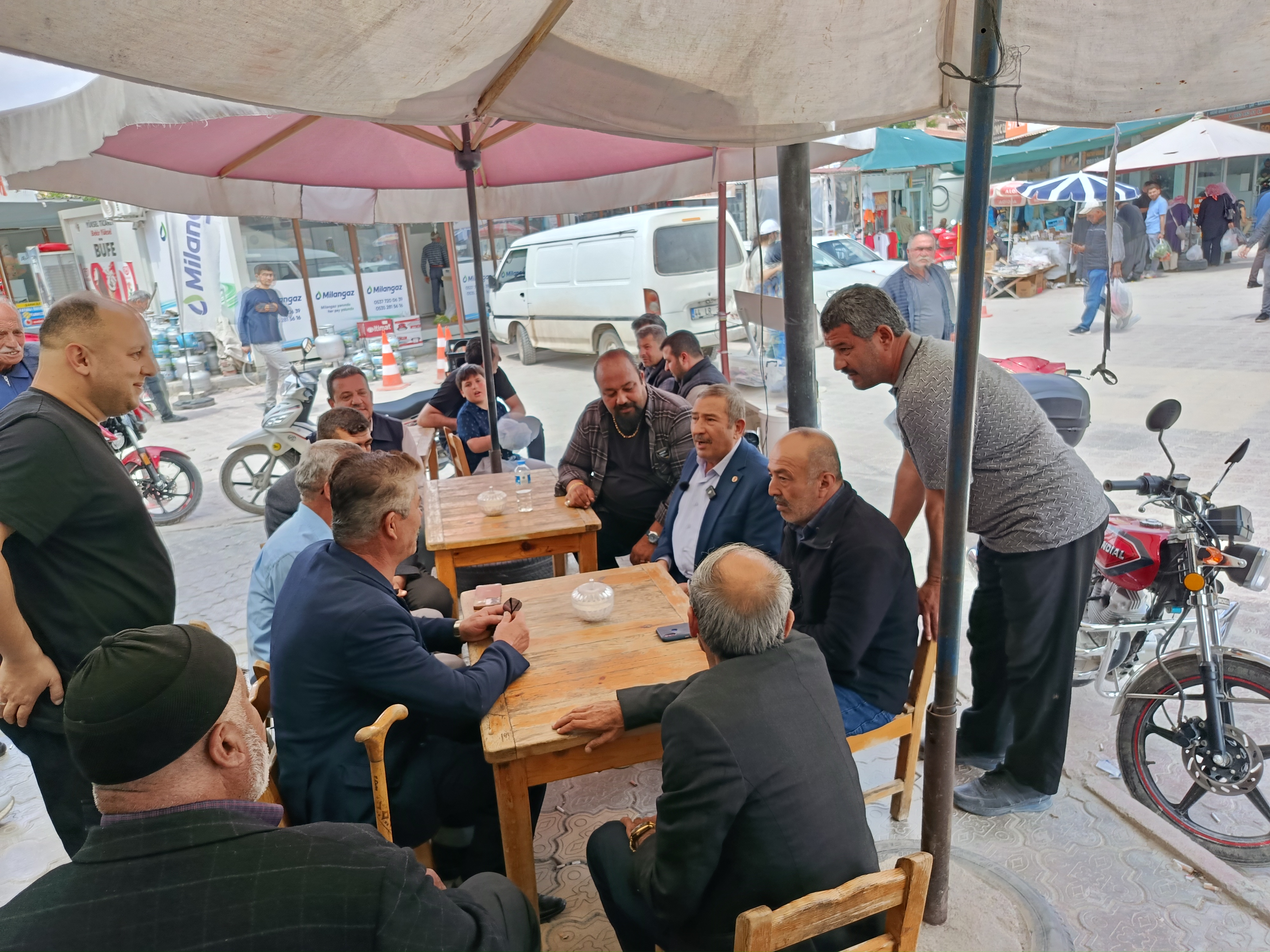 Bayram Bereketi Çarşıya Yansıdı: Başkan Bozkurt Sahada