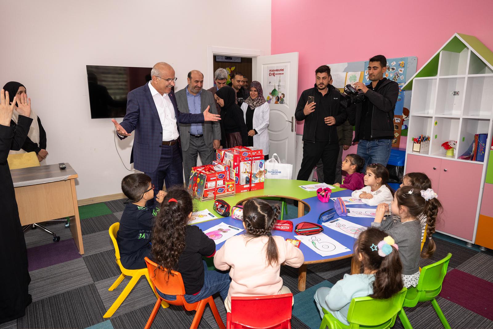 Büyükşehir Belediyesinden Eğitime Büyük Destek