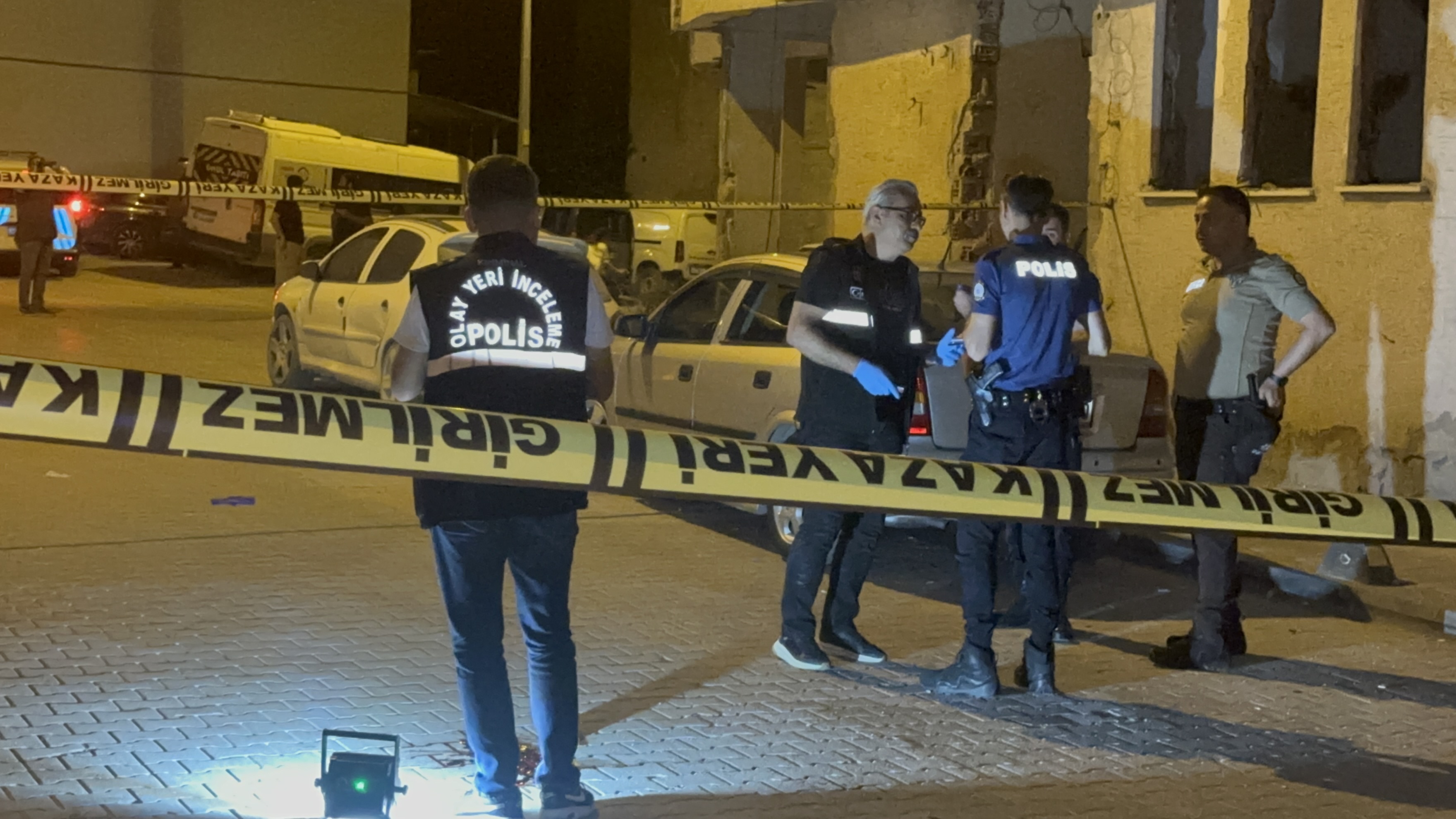 Çatıya Çıktı, Acı Son Yaşandı: Ağır Hasarlı Binada Ölüm