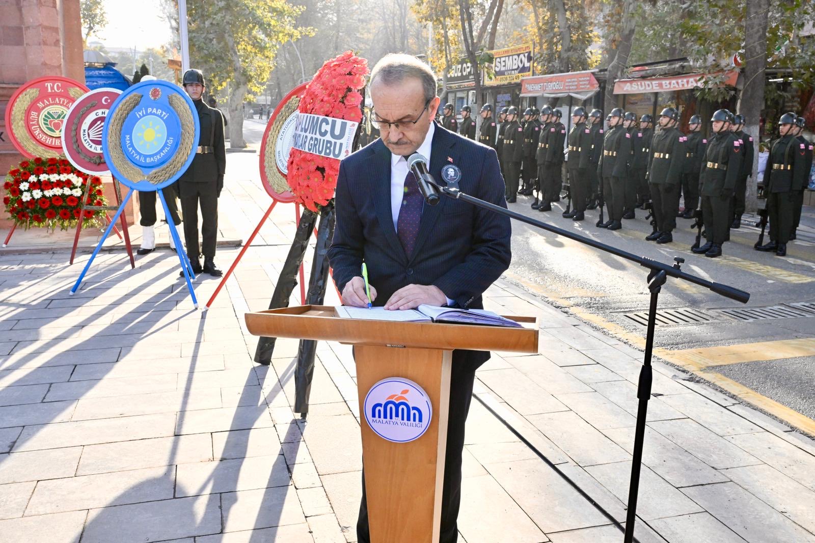 Cumhuriyetimizin Kurucusu Gazi Mustafa Kemal Atatürk  Düzenlenen Törenle Anıldı