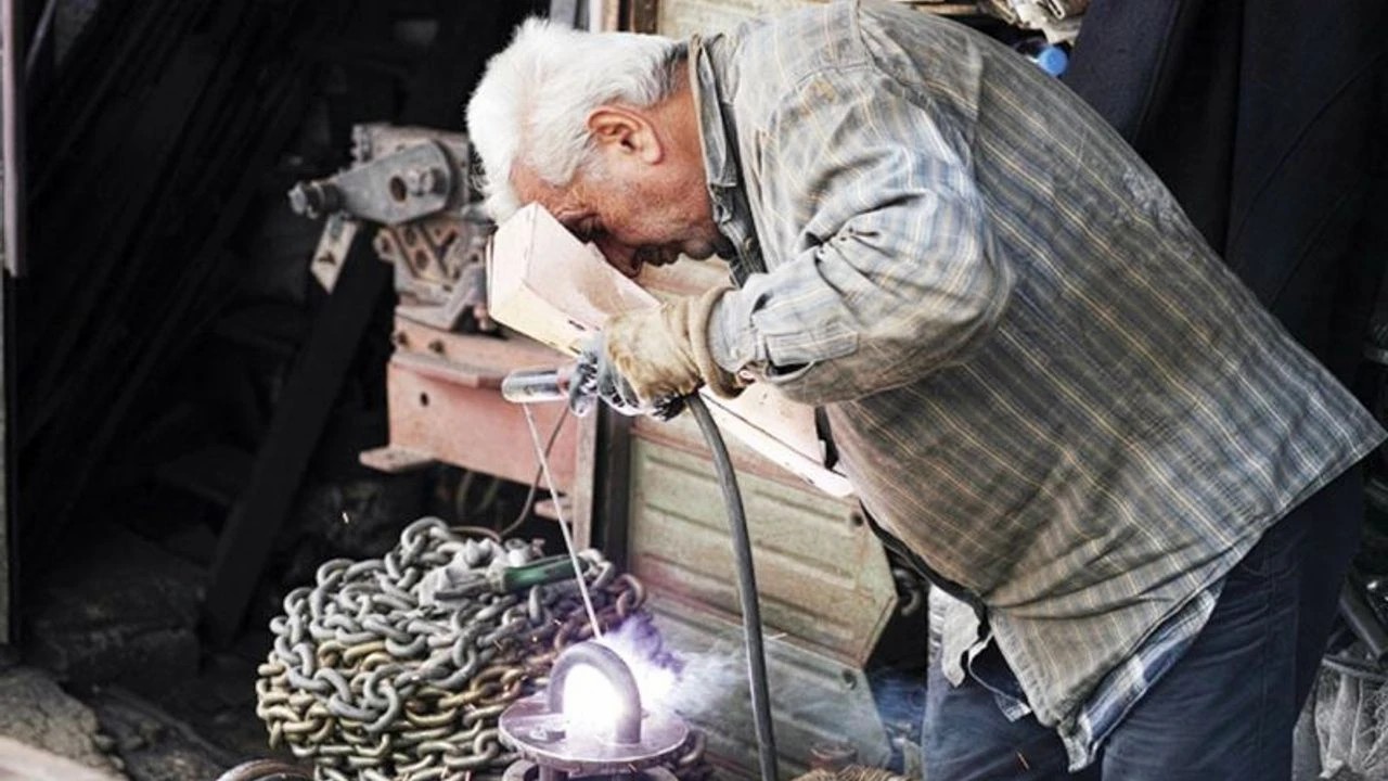 Emekliler İçin Net Açıklama: Her Çalışanın Aylığı Kesilmiyor