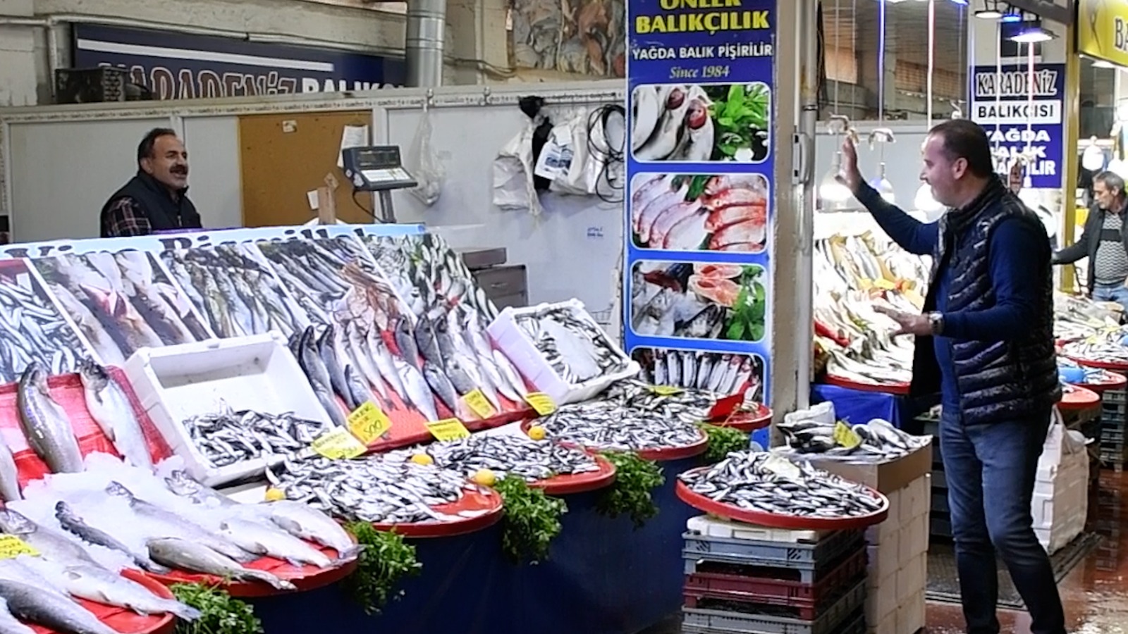 Esnaf: “Temizlik Ve Otopark Sorunu Acil Çözülmeli”