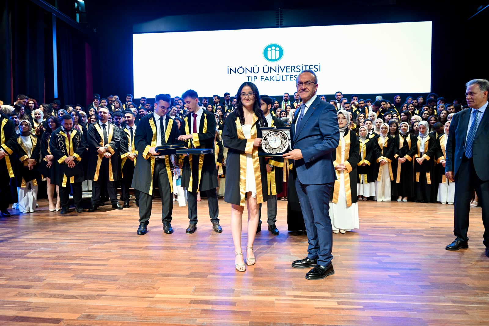 İnönü Üniversitesi Tıp Fakültesi’nde Yeni Doktorlar Uğurlandı
