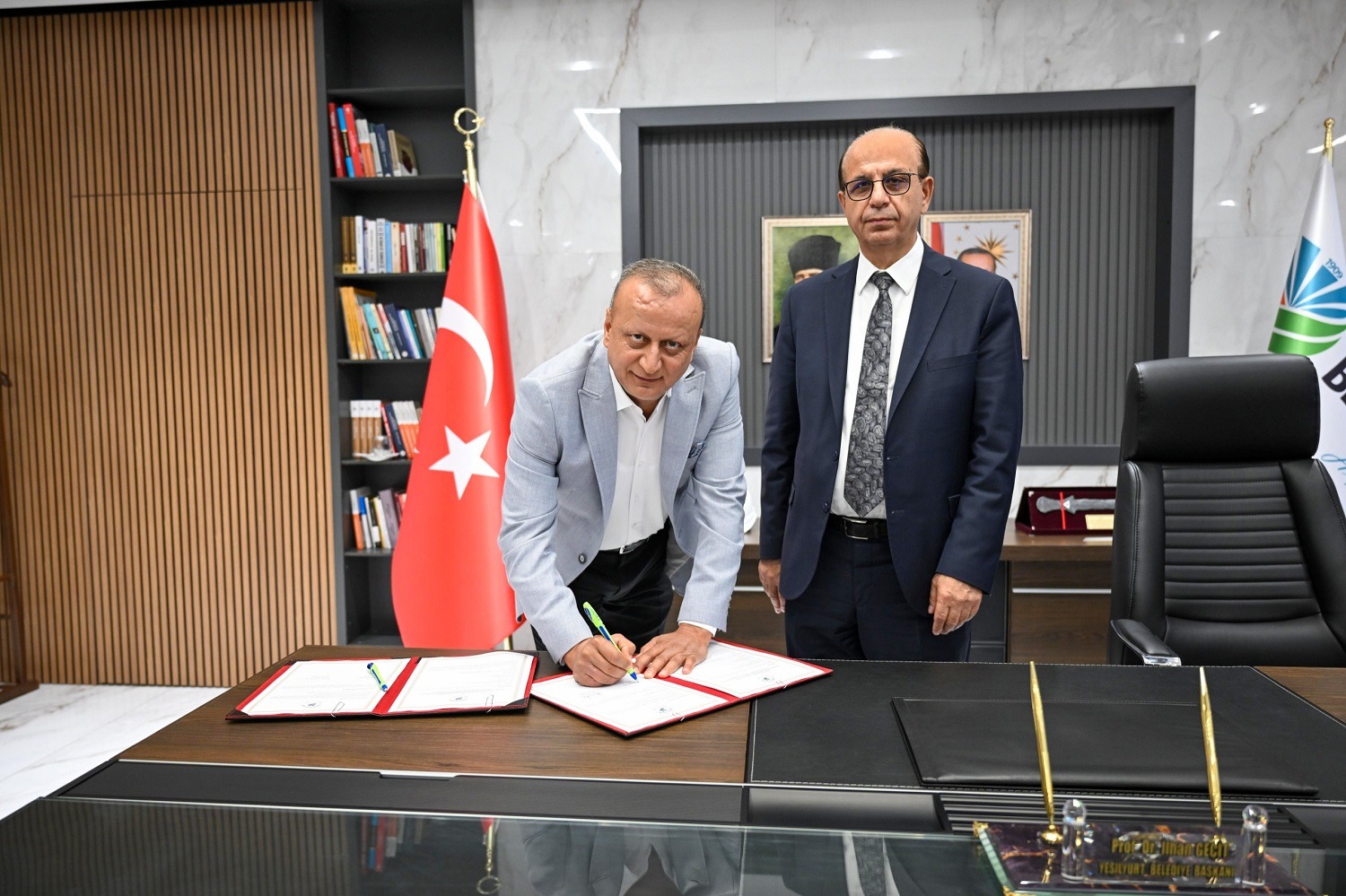 İş Adamı Mustafa Kırteke  Özalper Mahallesine Taziye Evinin Protokolünü İmzaladı