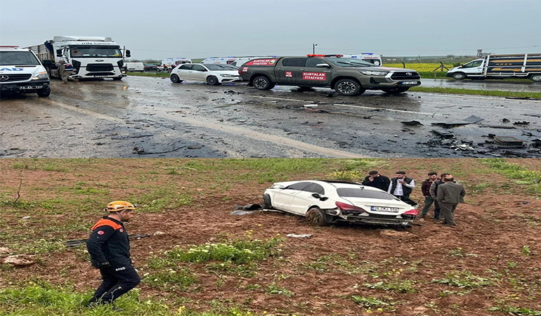 Koyun Yüklü Kamyonet ile Otomobil Çarpıştı: 2 Ölü, 3 Ağır Yaralı