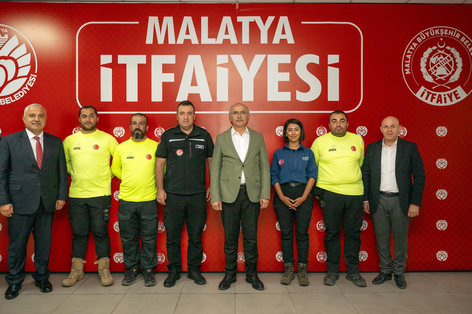 Malatya Büyükşehir Belediye Başkanı Sami Er, İtfaiye Teşkilatını Ziyaret Etti