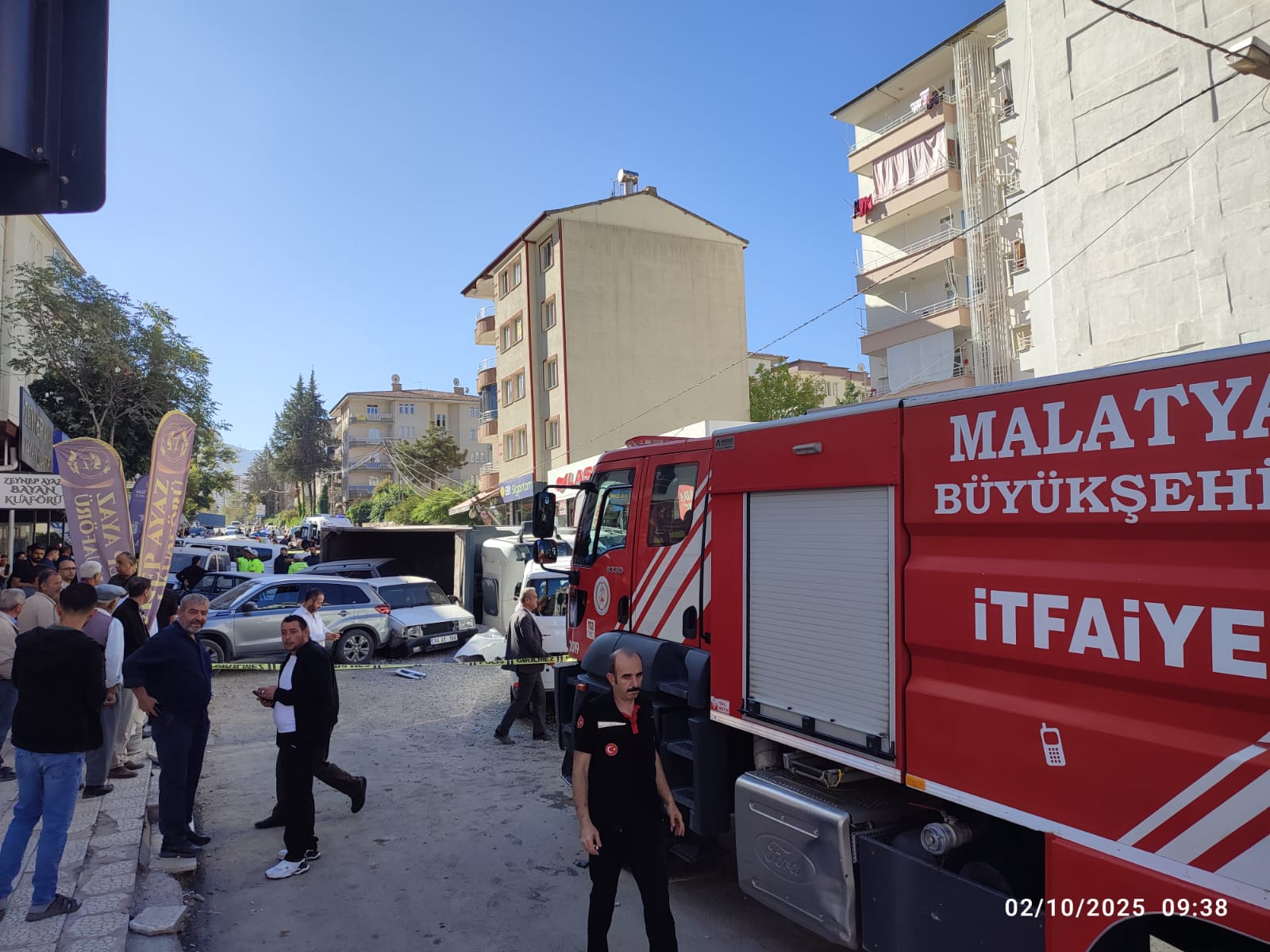 Malatya’da Hafriyat Kamyonu Dehşeti: 12 Araç Hasar Gördü, 4 Yaralı