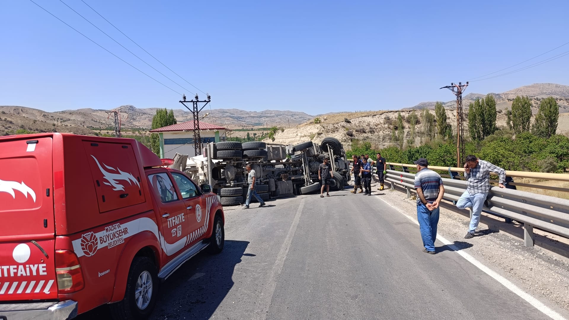 Malatya’da Hekimhan Köprüsü Üzerinde Trafik Kazası