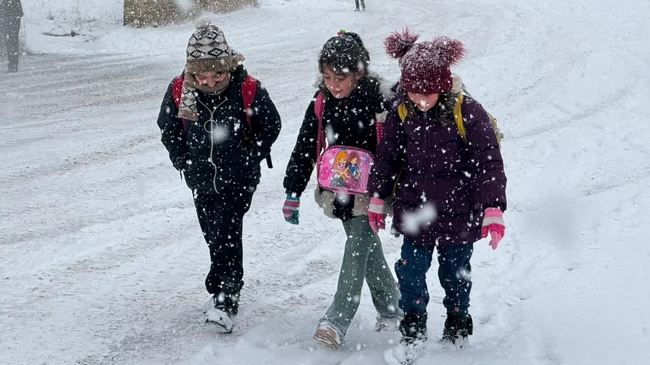 Malatya’da Kar Alarmı: Okullar Cuma Günü Tatil