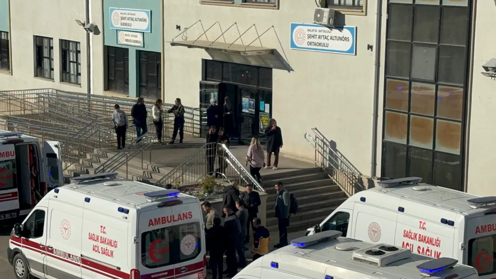 Malatya’da Okulda Gıda Zehirlenmesi Şüphesi: 10 Öğrenci Hastaneye Kaldırıldı