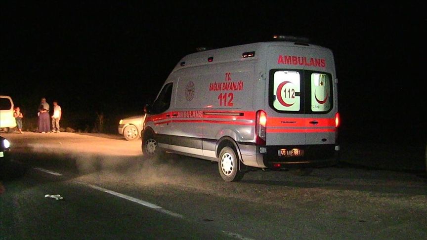 Malatya’nın Doğanşehir İlçesinde Otomobil Evin Çatısına Devrildi: 2 Yaralı