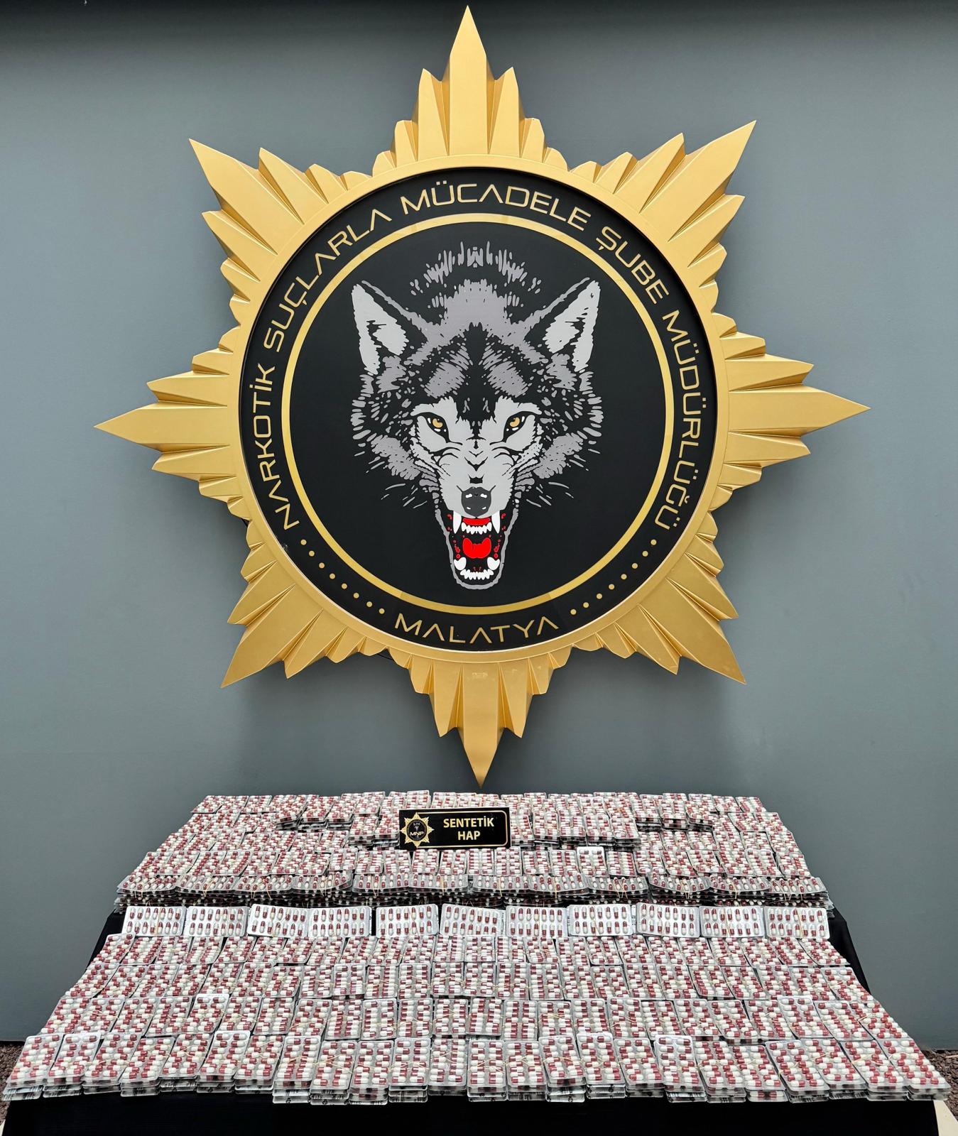 MAŞTİ Otogarı’nda Narkotik Operasyonu: 21 Bin 275 Sentetik Hap Ele Geçirildi