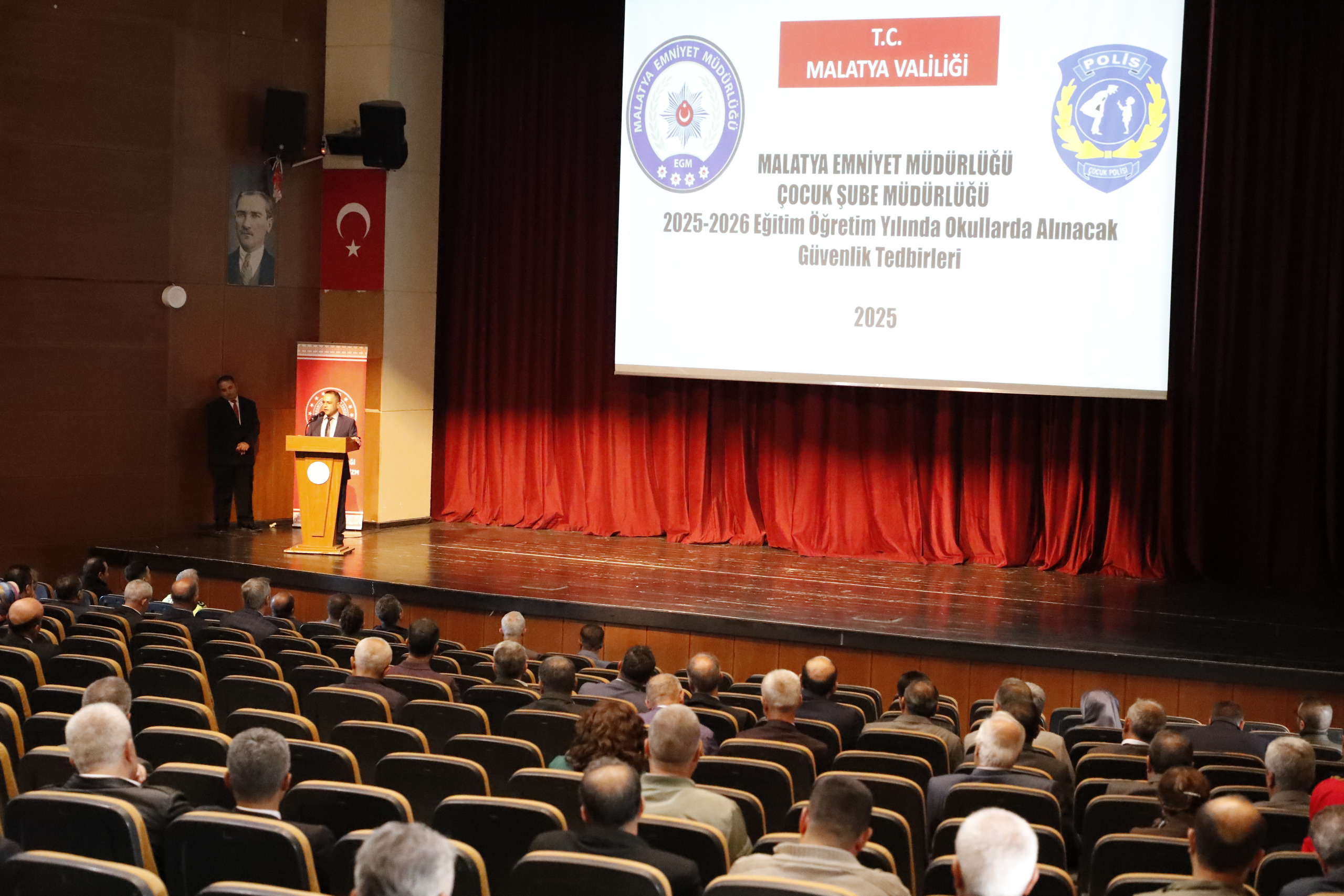 Okul Güvenliği ve Suçla Mücadele Konuları Görüşüldü
