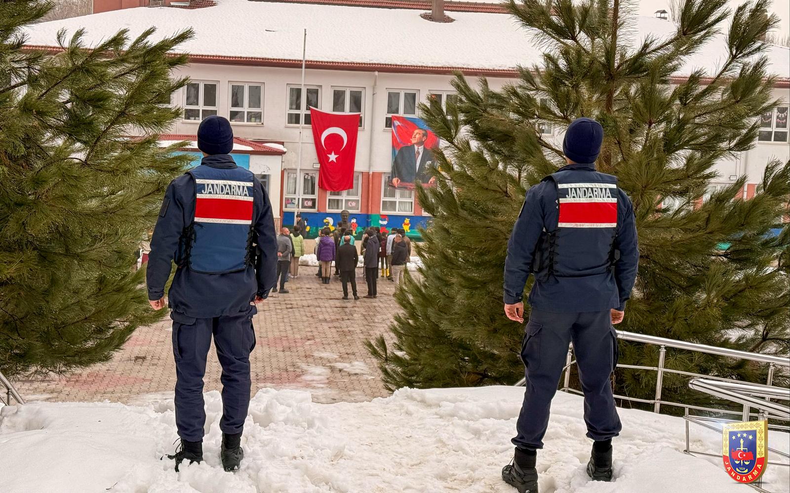 Okullarda Trafik Tedbirleri ve Servis Denetimleri Hız Kesmeden Sürüyor