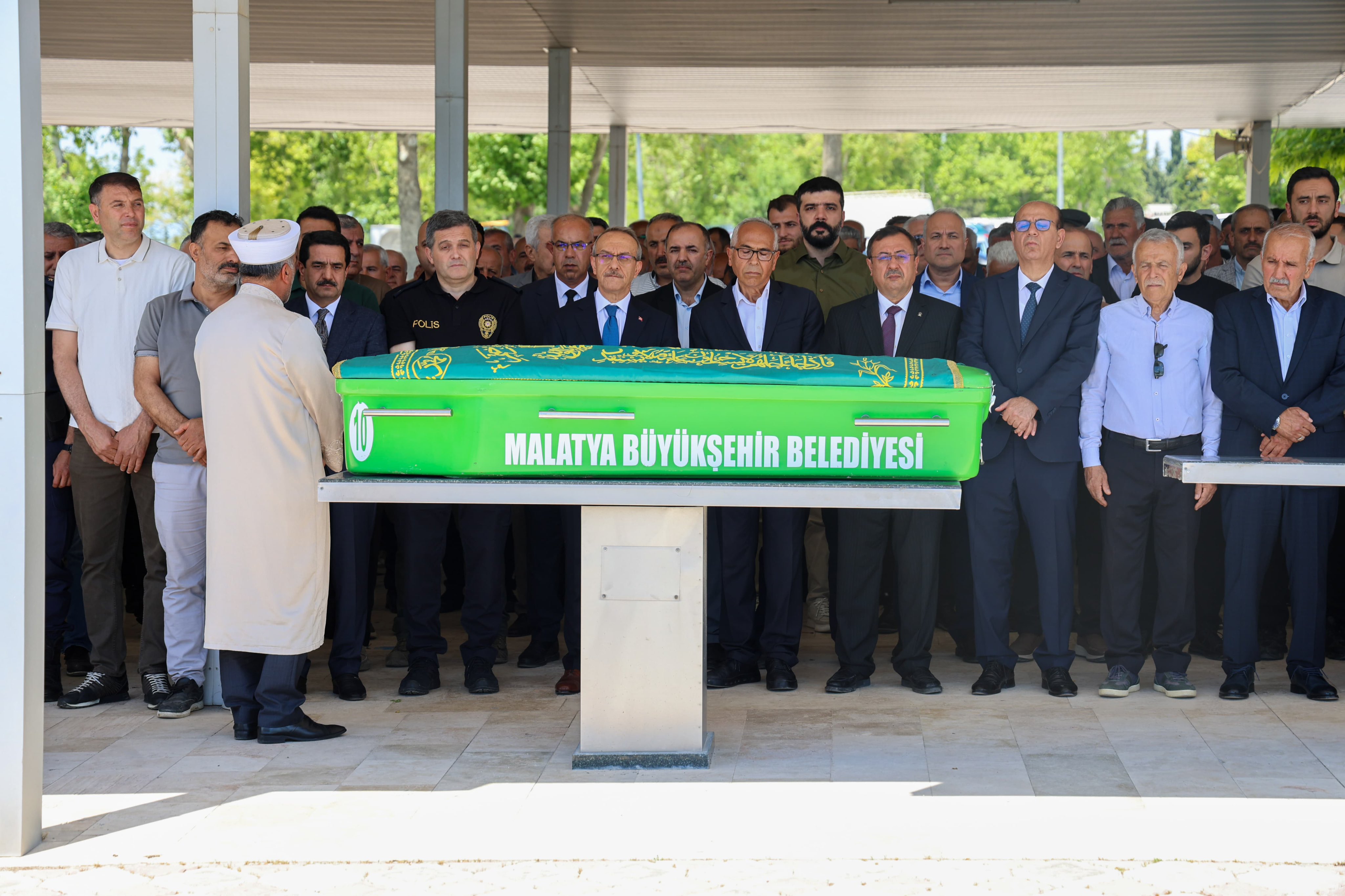Öznur Çalık’ın Kayınvalidesi Ebediyete Uğurlandı