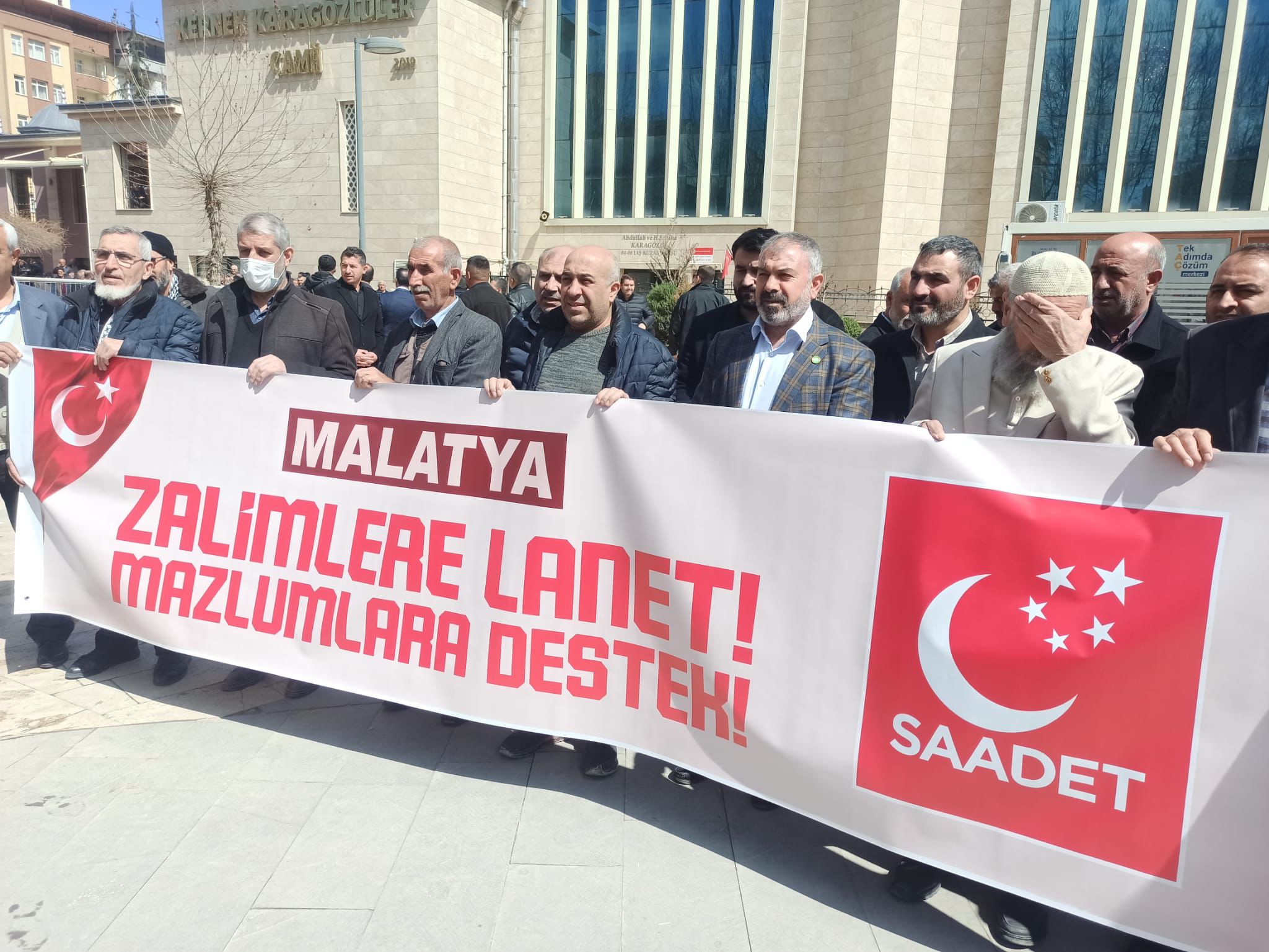 Saadet Partisi “Zalimlere Lanet, Mazlumlara Destek”
