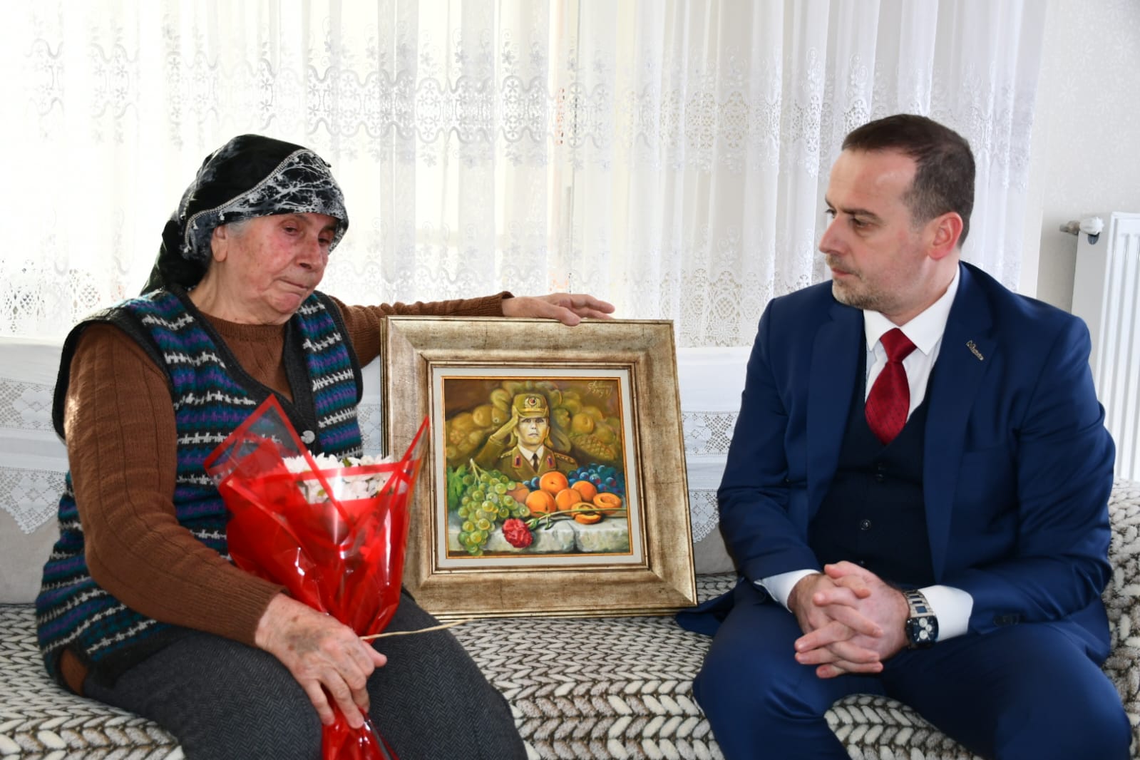 Şehit Yarbay Songül Yakut’un Annesine 8 Mart’ta Anlamlı Ziyaret